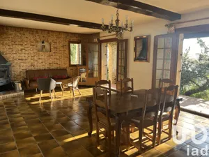 Maison à Saint-Maximin (30700)