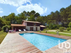 Village house at Salles (33770)