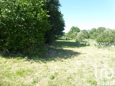 Terrain à bâtir à Saint-Pierre-d'Amilly (17700)