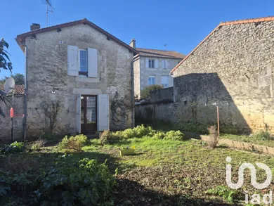 Maison de ville à Civray (86400)