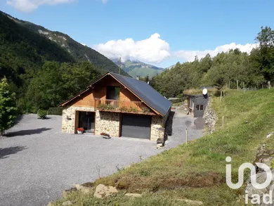 Traditional house in Eaux-Bonnes (64440)