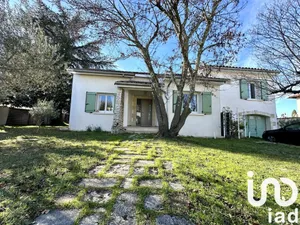 Traditional house at Rodilhan (30230)