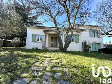 Traditional house at Rodilhan (30230)