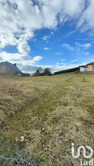 Land at Cruéjouls (12340)