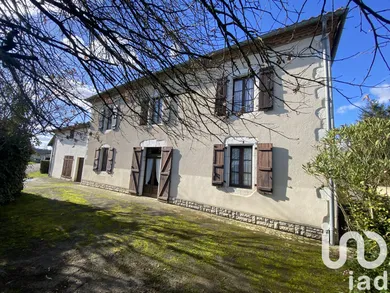 Traditional house at Misson (40290)