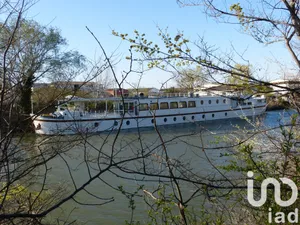 Péniche à Arles (13200)