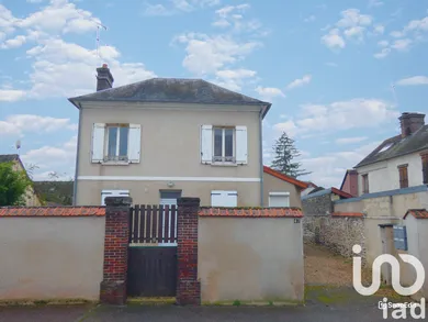 Building at Ézy-sur-Eure (27530)