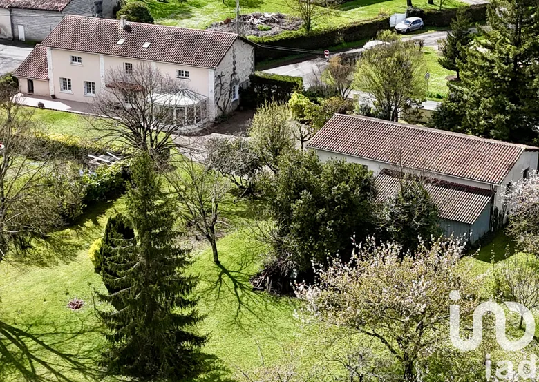 Maison 9 pièces 229 m² · à Barbezieux-Saint-Hilaire · 229 m² · 354 000 €