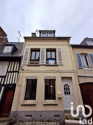 Village house at Quillebeuf-sur-Seine (27680)