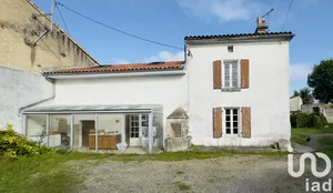 House at Roullet-Saint-Estèphe (16440)