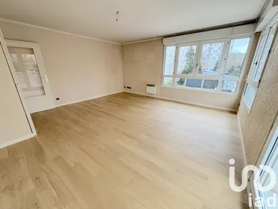 Apartment at Paris (75019)