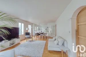 Apartment in Montmorency (95160)