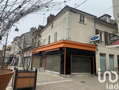 Building at Montereau-Fault-Yonne (77130) — 3/13
