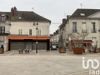 Building at Montereau-Fault-Yonne (77130) — 2/13