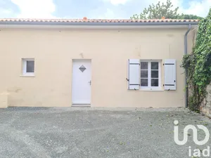 Apartment in Pons (17800)