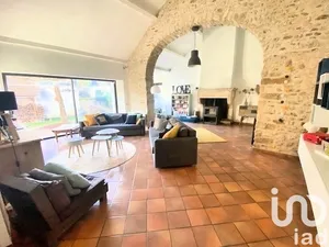 Mansion at Féricy (77133)