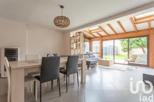 Maison à Mandres-les-Roses (94520)