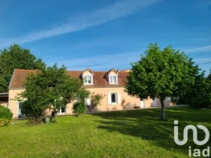 Longere at Serbannes (03700)