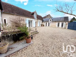 House at Saint-Hippolyte (37600)