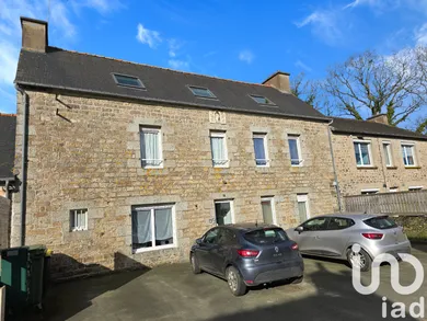 Building at Pommerit-le-Vicomte (22200)