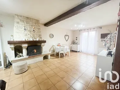 Traditional house at Rosny-sur-Seine (78710)