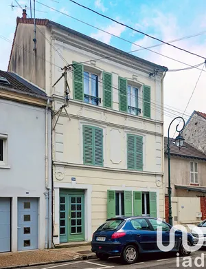 Immeuble à Vaux-sur-Seine (78740)