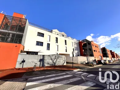 Apartment at Cenon (33150)