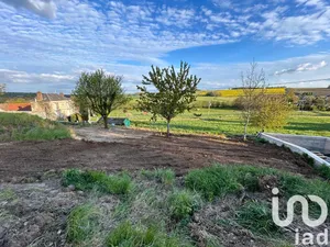 Building plot at Parnes (60240)