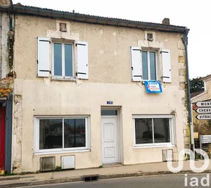 Townhouse at Chasseneuil-sur-Bonnieure (16260)