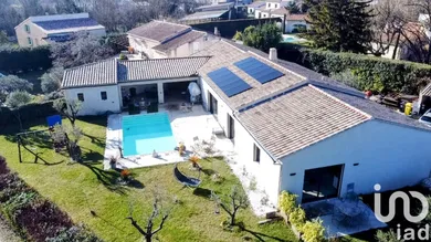 House at Velleron (84740)