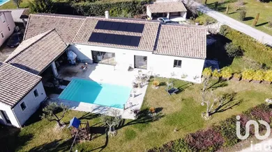 House at Velleron (84740)