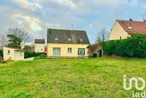 Traditional house at Chamarande (91730)