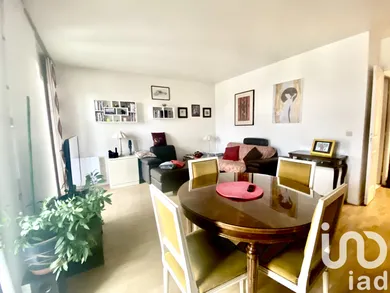 Apartment at Thiais (94320)