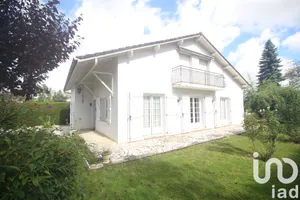 Traditional house at Moumour (64400)