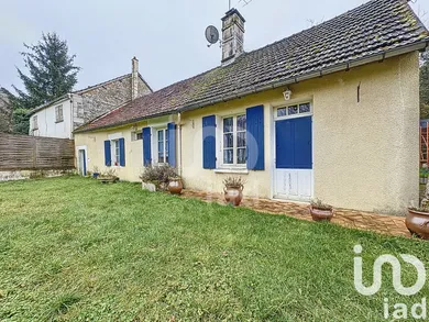 Traditional house at Ouanne (89560)