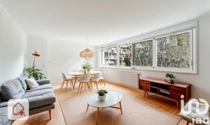 Apartment at Paris (75016)