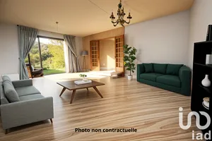 Traditional house at Beynes (78650)