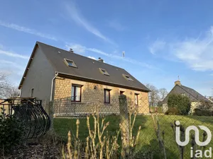 Maison traditionnelle à Grandparigny (50600)
