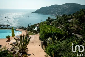 Demeure à THEOULE SUR MER (06590)