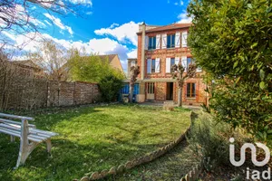 House at Taverny (95150)