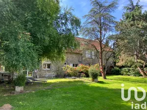 Domain at Villeneuve-sur-Bellot (77510)
