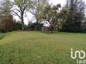 Terrain à bâtir à Isse (51150)
