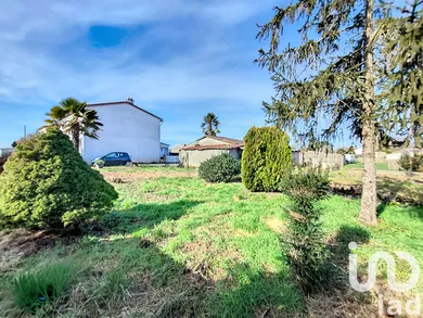 Terrain à bâtir à Vieillevigne (44116)