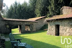 Park home at Saint-Ferréol-des-Côtes (63600)