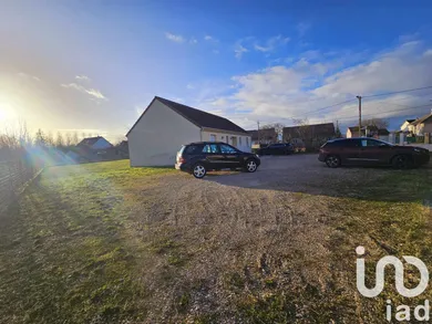 Pavillon à Charmoy (89400)