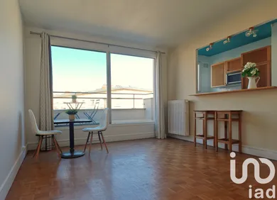 Studio at Paris (75015)