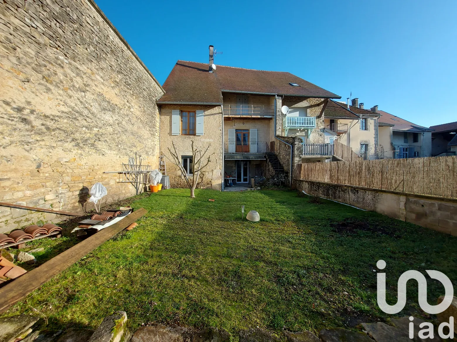 Vente maison à Orgelet (39270) : maison de ville 9 pièces 236 m² - 2105101 — 2