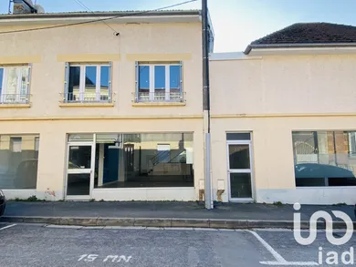 Building at Vouziers (08400)