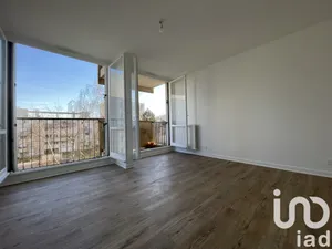Apartment at Pantin (93500)