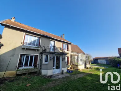 Traditional house at Turny (89570)